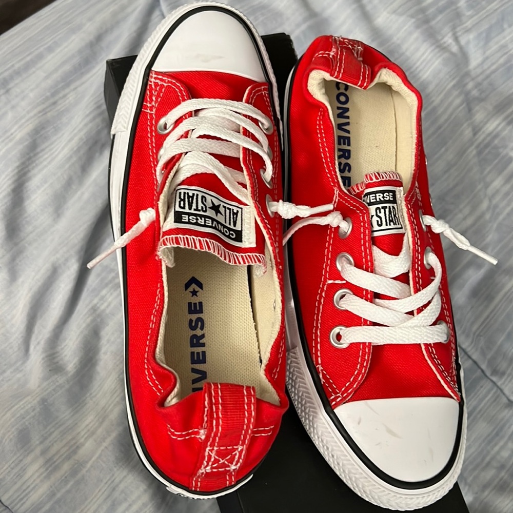 Shoreline slip varsity red converse